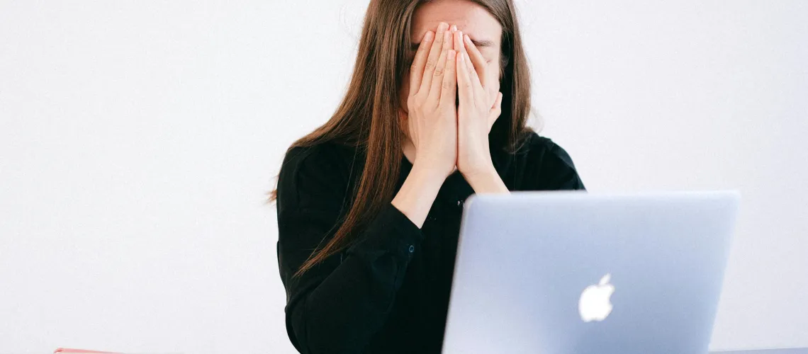 Burn-out : les 12 étapes pour comprendre, reconnaître et s’en sortir